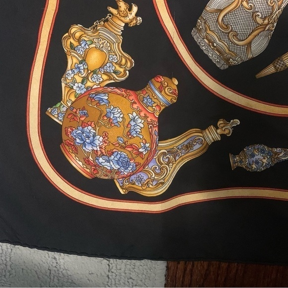 Hermes Silk Qu Importe Le Flacon Scarf - Picture 4 of 14